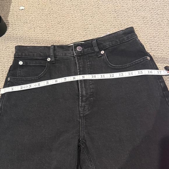 Everlane Washed Black Straight-Leg High-Rise Jeans - Picture 9 of 11